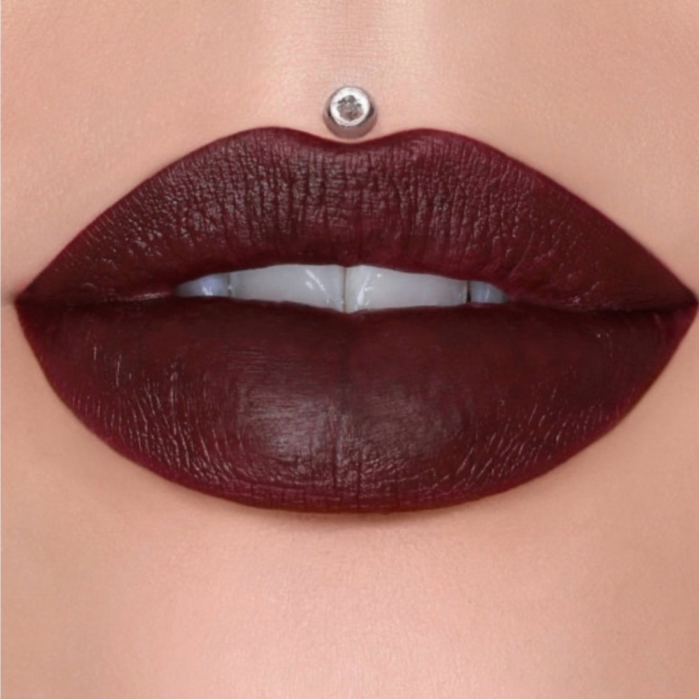 NIB Jeffree Star Velvet Trap Lipstick Color Communion Wine